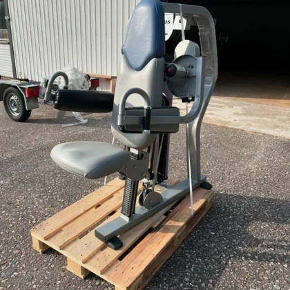 Nautilus Nitro Plus Lateral Raise