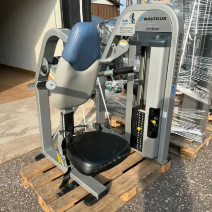 Nautilus Nitro Plus Triceps Dip